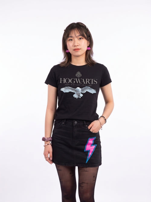 Harry Potter - Hedwig Hogwarts Logo - T-Shirt, second view
